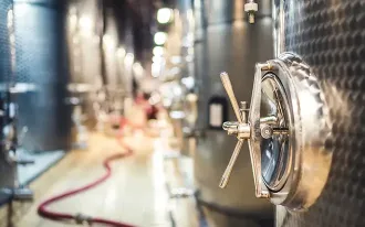 GALAVERNA SRL - Utilizzo del ghiaccio secco e della neve carbonica nel settore dell'enologia e della vendemmia